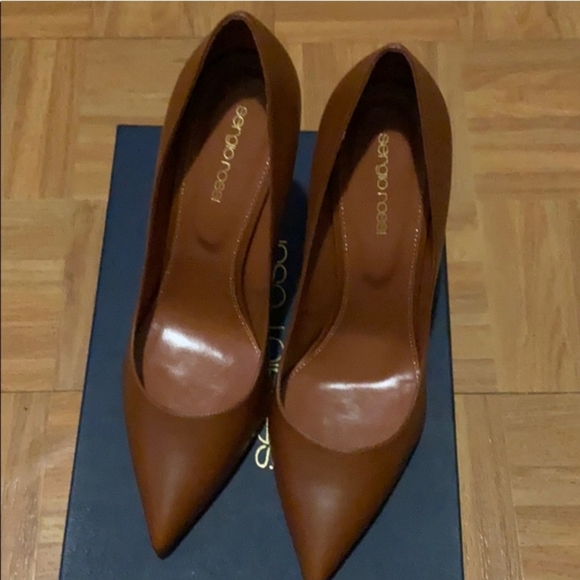 Sergio Rossi Godiva Pumps - Picture 5 of 6